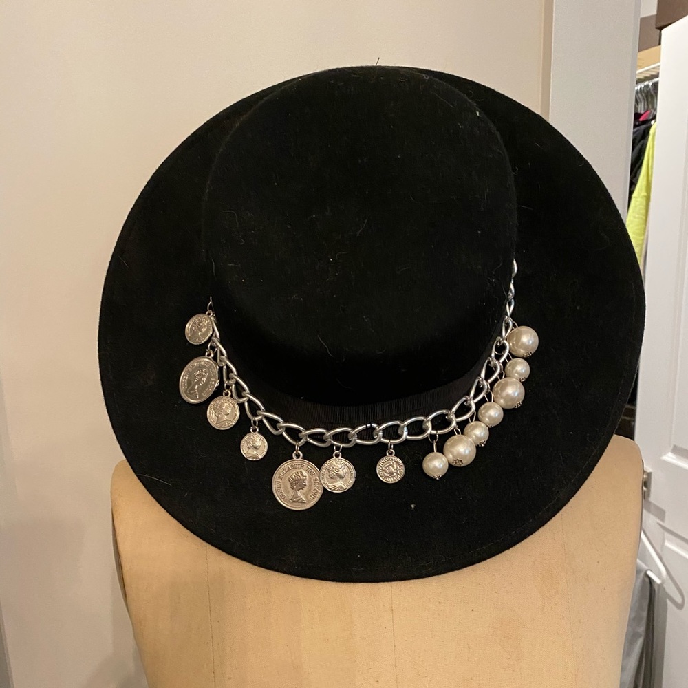 Black Felt Giovannio Hat  NWT